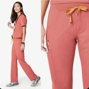FIGS Technical Collection Kade Cargo Scrub Pants Bottoms Coral - Size Small